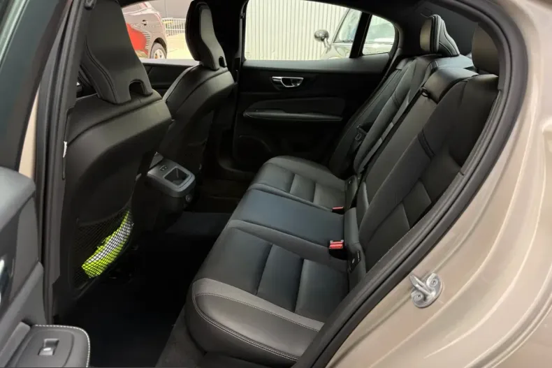 Volvo S60 din 2023 cu 19.600 km - oferta VOL253817 - foto 26