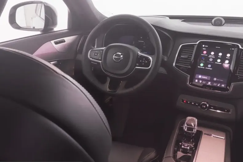 Volvo XC90 din 2024 cu 33.577 km - oferta VOL253818 - foto 4