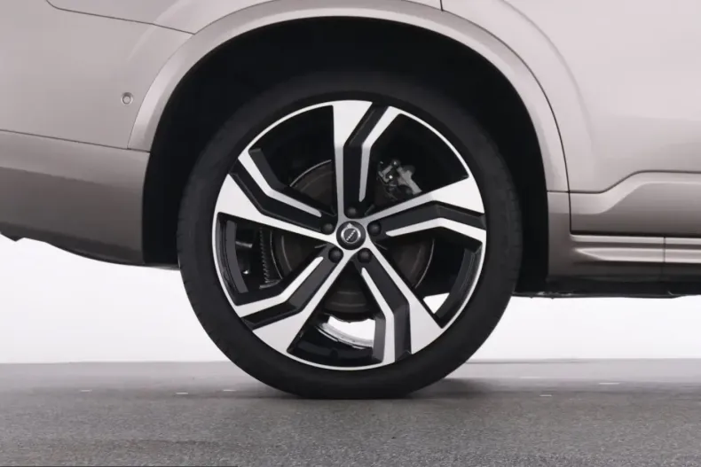 Volvo XC90 din 2024 cu 33.577 km - oferta VOL253818 - foto 22