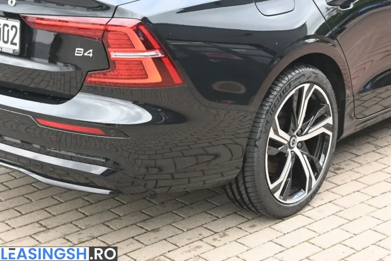Volvo S60 din 2023 cu 7.700 km - oferta VOL253819 - foto 5