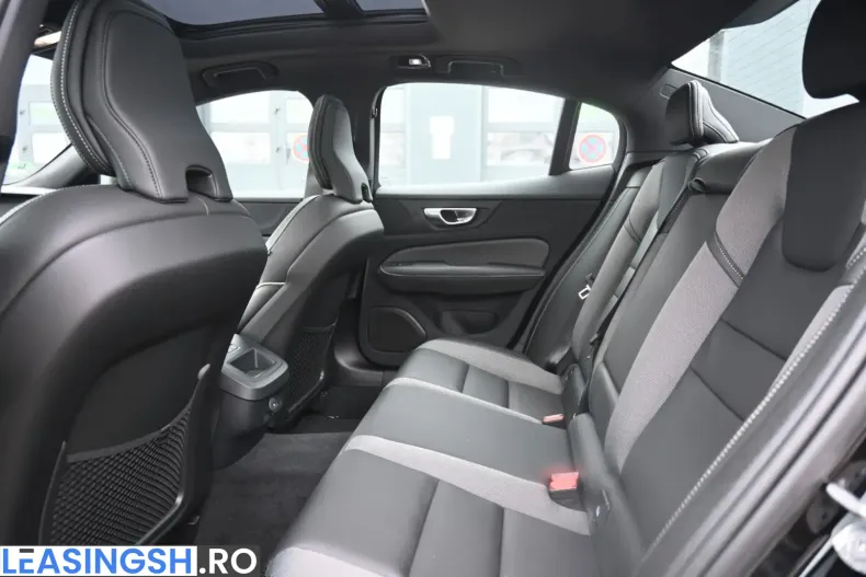 Volvo S60 din 2023 cu 7.700 km - oferta VOL253819 - foto 13