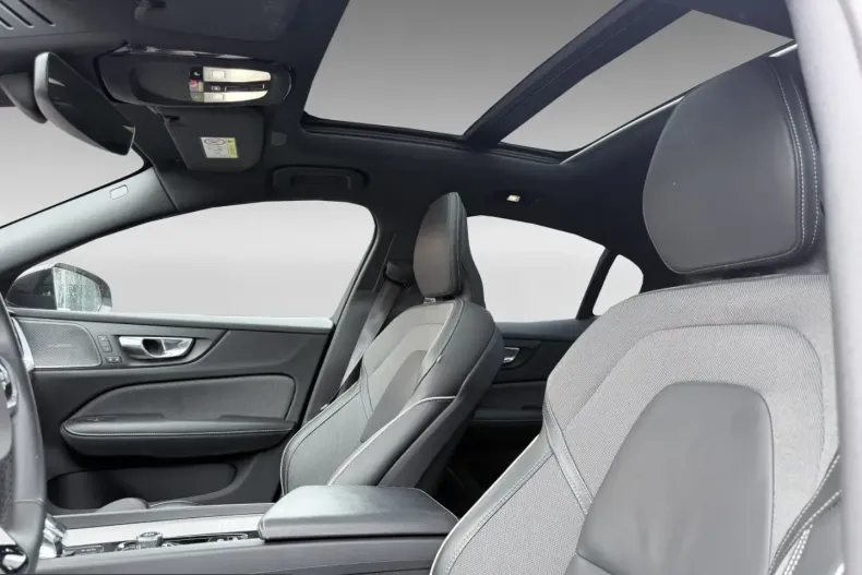 Volvo S60 din 2023 cu 48.300 km - oferta VOL253822 - foto 13