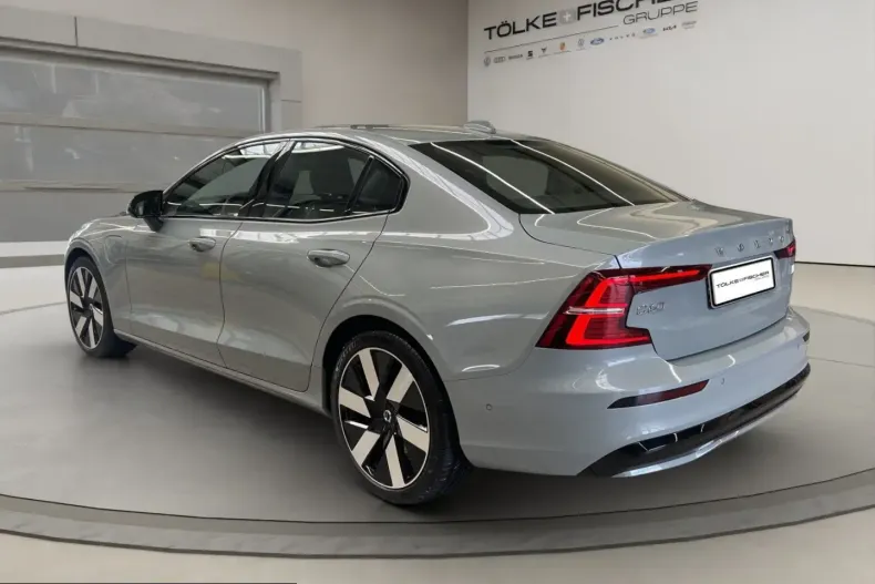 Volvo S60 din 2025 cu 14.209 km - oferta VOL253823 - foto 4
