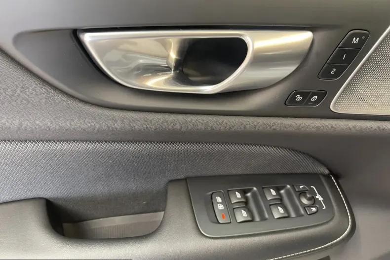 Volvo S60 din 2025 cu 14.209 km - oferta VOL253823 - foto 9