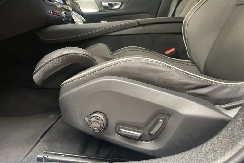 Volvo S60 din 2025 cu 14.209 km - oferta VOL253823 - foto 10