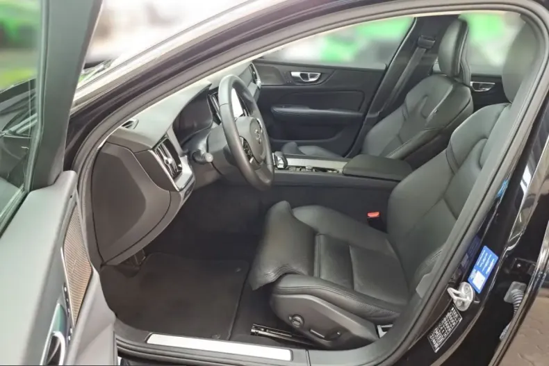 Volvo S60 din 2024 cu 13.532 km - oferta VOL253827 - foto 8