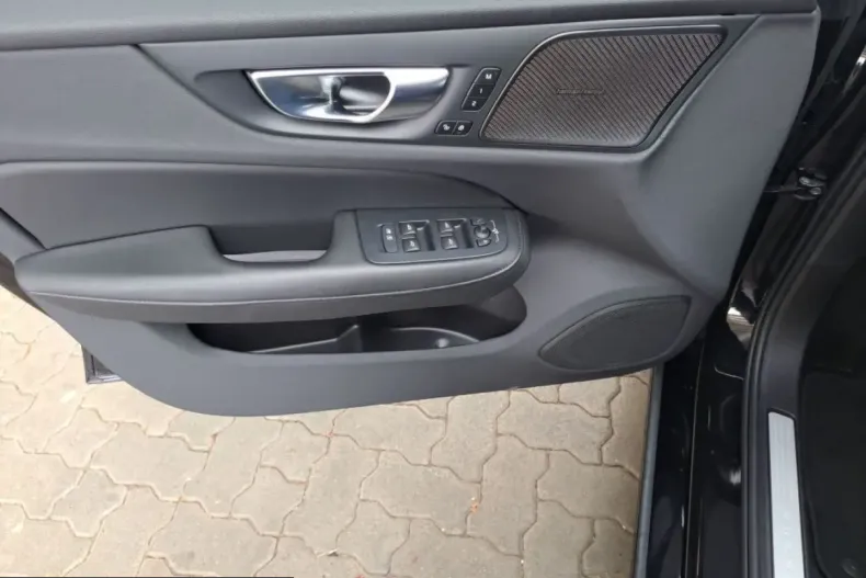 Volvo S60 din 2024 cu 13.532 km - oferta VOL253827 - foto 10