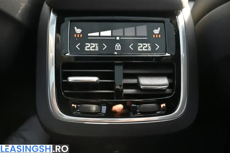 Volvo XC90 din 2023 cu 37.800 km - oferta VOL253828 - foto 37