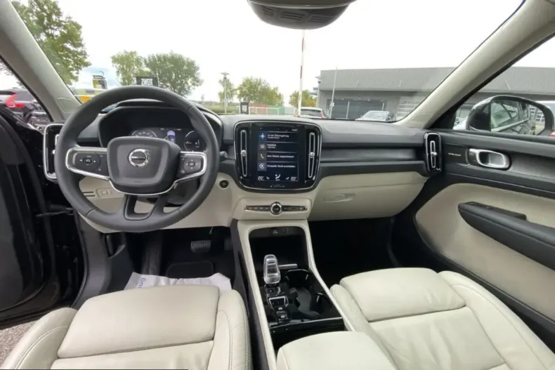 Volvo XC40 din 2022 cu 58.950 km - oferta VOL253840 - foto 10