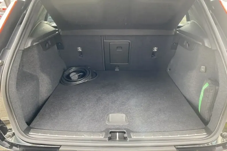Volvo XC40 din 2022 cu 58.950 km - oferta VOL253840 - foto 22