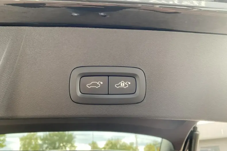 Volvo XC40 din 2022 cu 58.950 km - oferta VOL253840 - foto 23