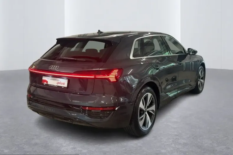 Audi Q8 din 2023 cu 23.114 km - oferta AUD253857 - foto 5