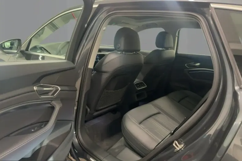 Audi Q8 din 2023 cu 23.114 km - oferta AUD253857 - foto 9