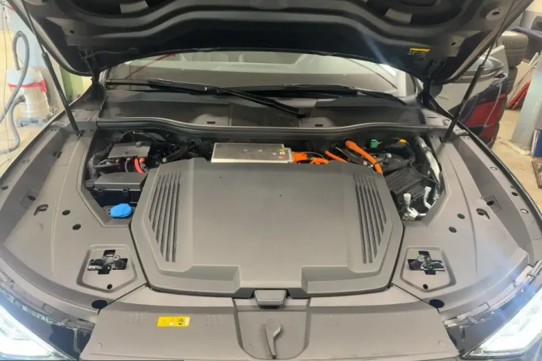Audi Q8 din 2023 cu 23.114 km - oferta AUD253857 - foto 17