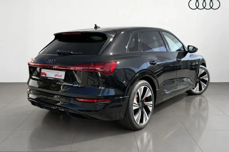 Audi Q8 din 2023 cu 26.380 km - oferta AUD253859 - foto 3