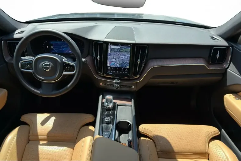 Volvo XC60 din 2023 cu 37.840 km - oferta VOL253867 - foto 2
