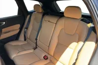 Volvo XC60 din 2023 cu 37.840 km - oferta VOL253867 - foto 4