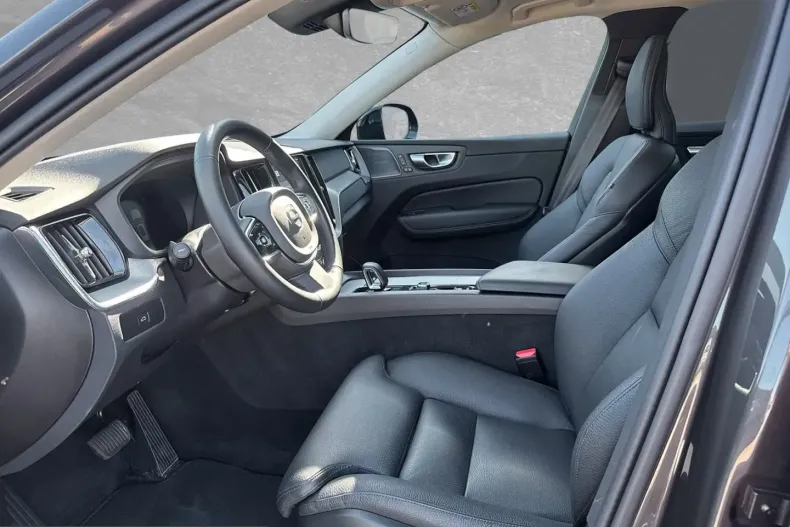 Volvo XC60 din 2025 cu 32.000 km - oferta VOL253868 - foto 3