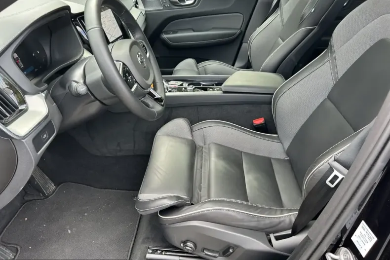 Volvo XC60 din 2025 cu 17.862 km - oferta VOL253871 - foto 7