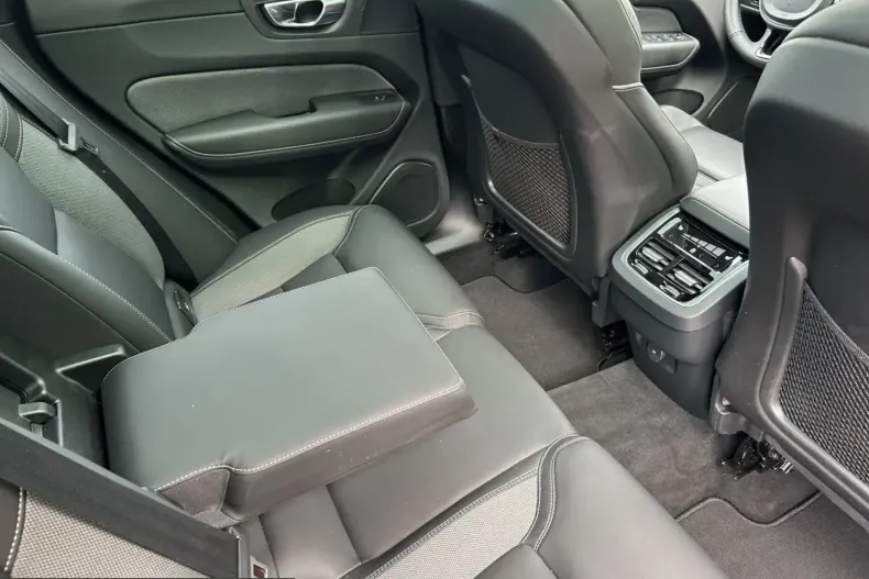 Volvo XC60 din 2025 cu 17.862 km - oferta VOL253871 - foto 20