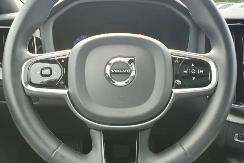 Volvo XC60 din 2023 cu 37.655 km - oferta VOL253872 - foto 17