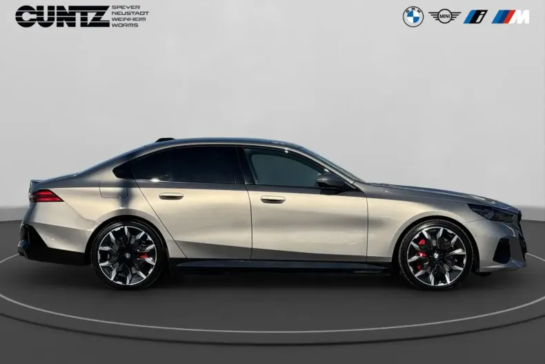 BMW 550 (Seria 5) din 2025 cu 17.154 km - oferta BMW253873 - foto 4