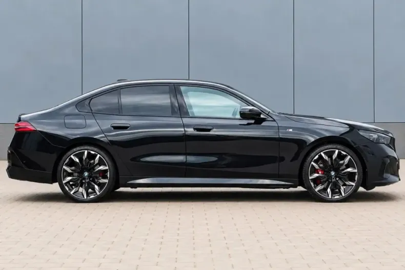 BMW 540 (Seria 5) din 2025 cu 53.800 km - oferta BMW253875 - foto 6
