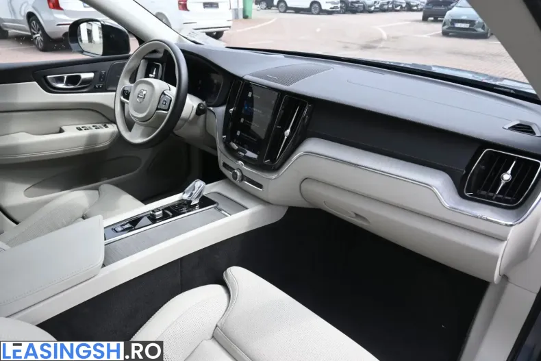 Volvo XC60 din 2023 cu 36.100 km - oferta VOL253876 - foto 3