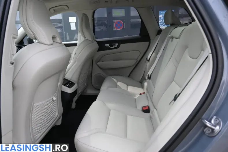 Volvo XC60 din 2023 cu 36.100 km - oferta VOL253876 - foto 5