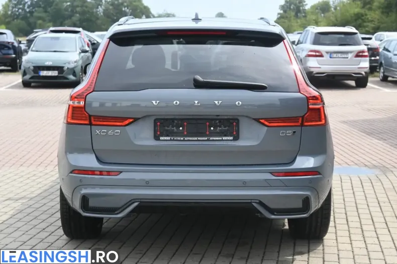 Volvo XC60 din 2023 cu 36.100 km - oferta VOL253876 - foto 8