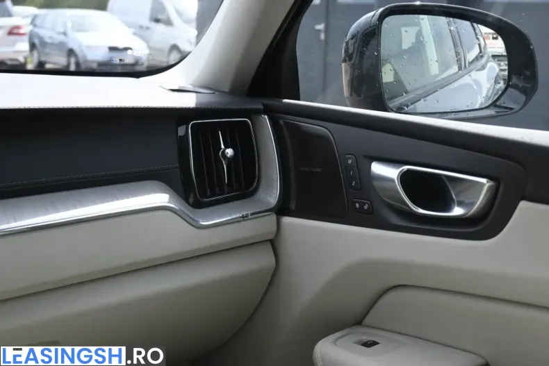 Volvo XC60 din 2023 cu 36.100 km - oferta VOL253876 - foto 18