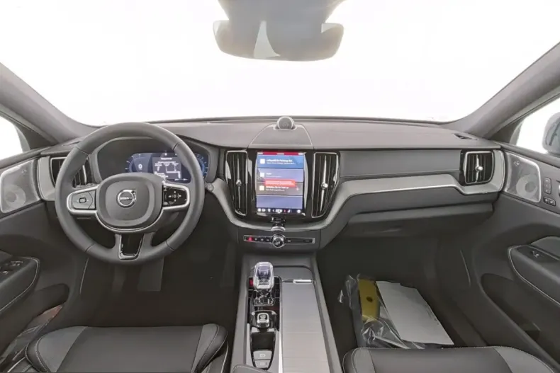 Volvo XC60 din 2025 cu 18.500 km - oferta VOL253878 - foto 5