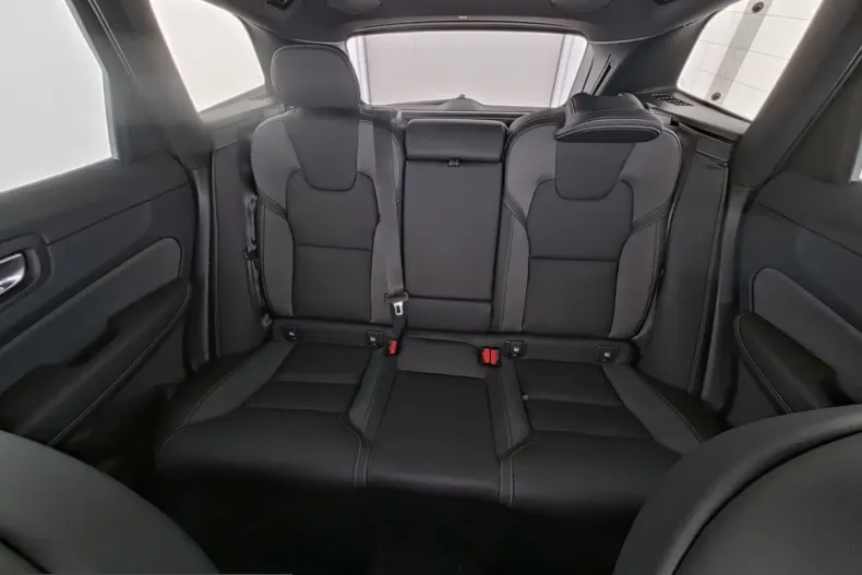 Volvo XC60 din 2025 cu 18.500 km - oferta VOL253878 - foto 7