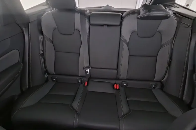 Volvo XC60 din 2025 cu 18.500 km - oferta VOL253878 - foto 13