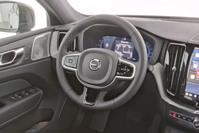 Volvo XC60 din 2025 cu 18.500 km - oferta VOL253878 - foto 14