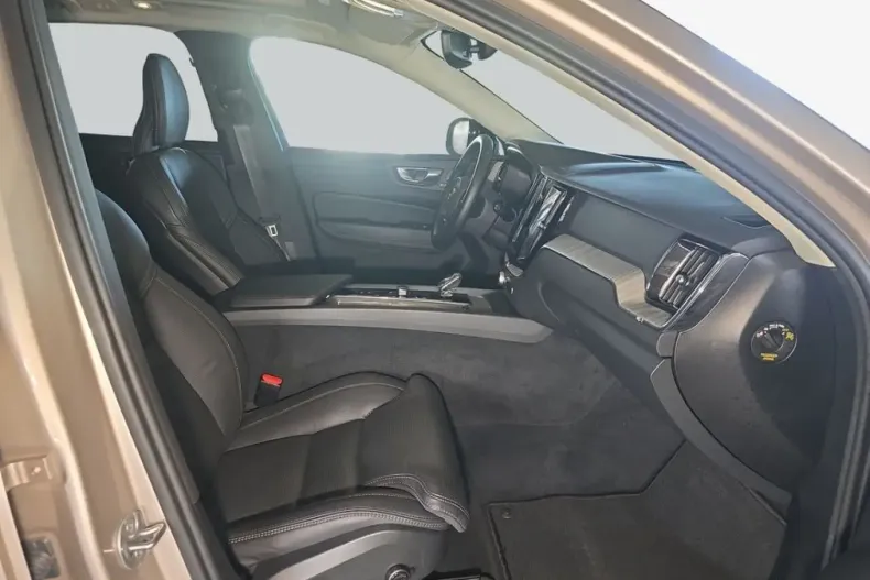 Volvo XC60 din 2024 cu 17.010 km - oferta VOL253879 - foto 7