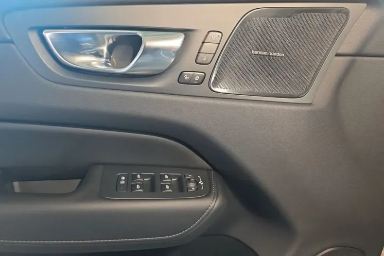 Volvo XC60 din 2024 cu 17.010 km - oferta VOL253879 - foto 20