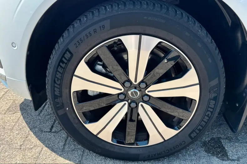 Volvo XC60 din 2023 cu 35.997 km - oferta VOL253880 - foto 8