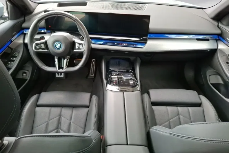 BMW 550 (Seria 5) din 2024 cu 21.360 km - oferta BMW253883 - foto 15