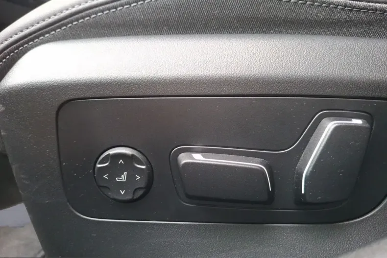 BMW 550 (Seria 5) din 2024 cu 21.360 km - oferta BMW253883 - foto 23