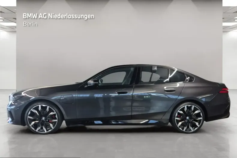 BMW 550 (Seria 5) din 2025 cu 16.453 km - oferta BMW253884 - foto 2