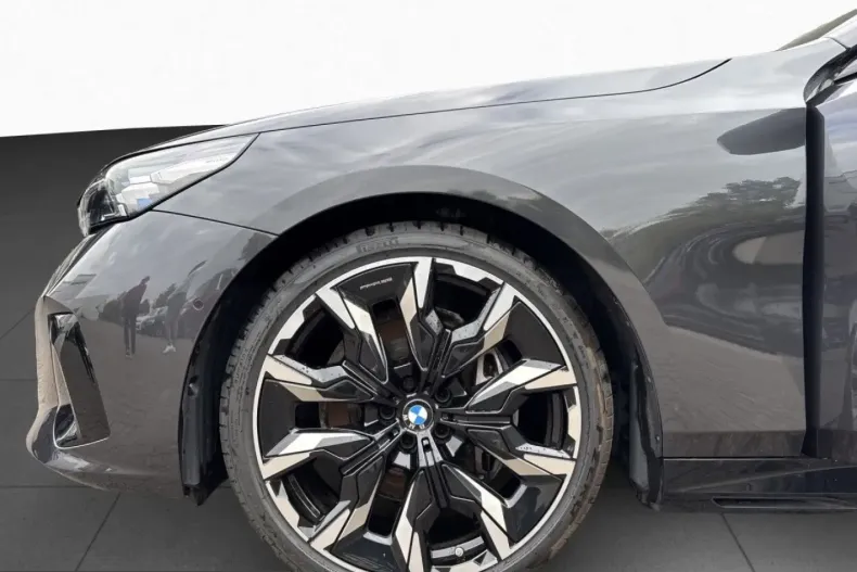 BMW 540 (Seria 5) din 2025 cu 25.396 km - oferta BMW253885 - foto 11