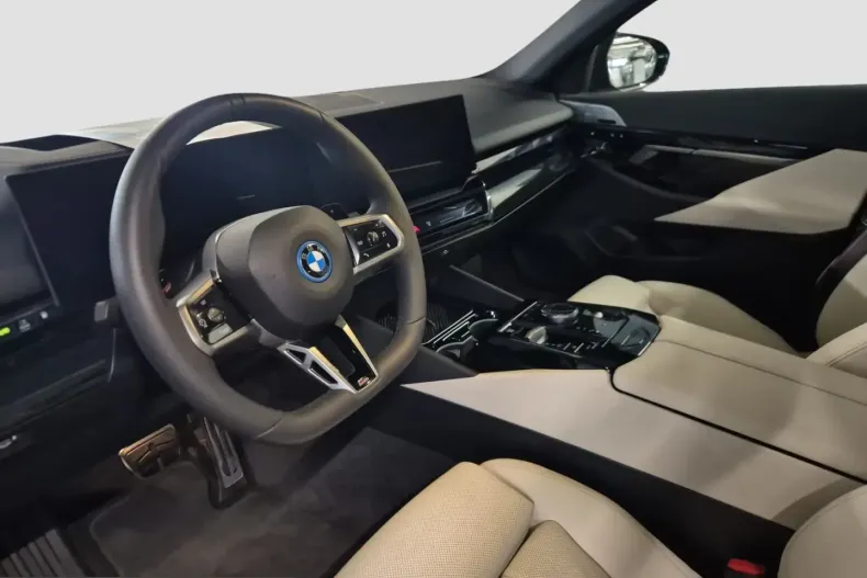 BMW 550 (Seria 5) din 2025 cu 12.623 km - oferta BMW253886 - foto 8