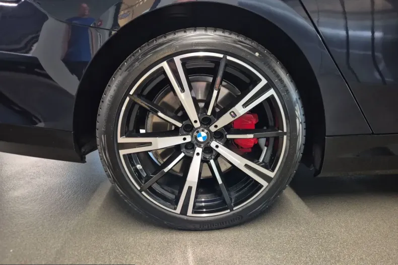 BMW 550 (Seria 5) din 2025 cu 12.623 km - oferta BMW253886 - foto 11