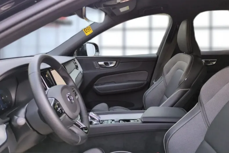 Volvo XC60 din 2024 cu 17.200 km - oferta VOL253889 - foto 8
