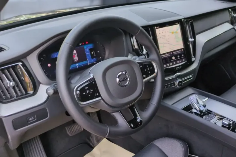 Volvo XC60 din 2024 cu 17.200 km - oferta VOL253889 - foto 9