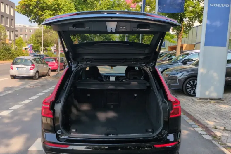 Volvo XC60 din 2024 cu 17.200 km - oferta VOL253889 - foto 19