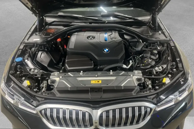 BMW 330 (Seria 3) din 2025 cu 14.078 km - oferta BMW253904 - foto 13