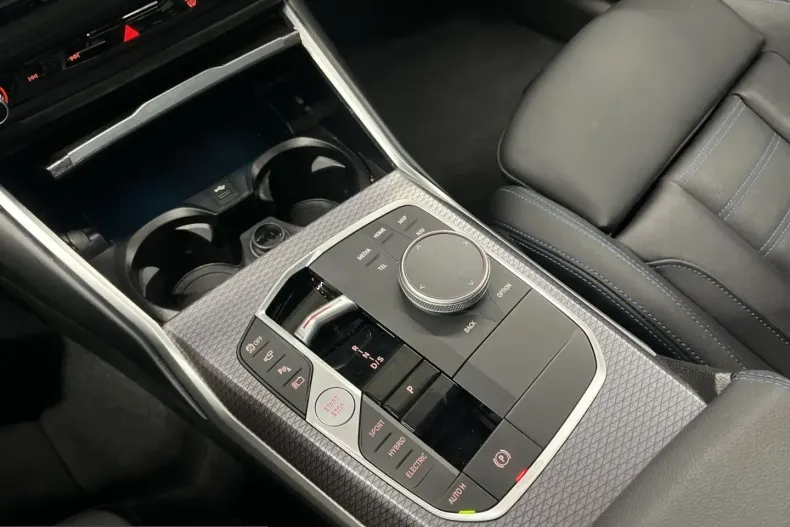 BMW 330 (Seria 3) din 2025 cu 14.078 km - oferta BMW253904 - foto 19