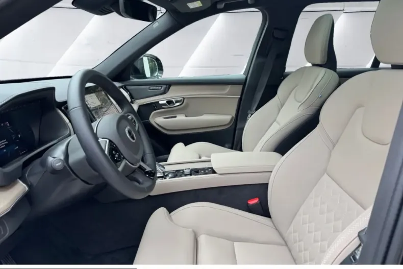 Volvo XC90 din 2025 cu 5.000 km - oferta VOL253917 - foto 2